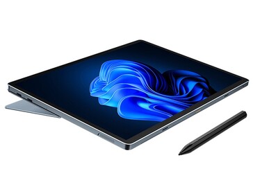 Der Akku hält mit seinen 5000 mAh im Alltag 6,5 Stunden durch (Bild: KUU)