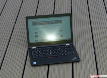 Lenovo ThinkPad L390 Yoga bei Sonnenschein