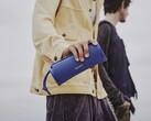 Der tragbare Bluetooth-Lautsprecher Sony ULT Field 1 in Smoke Blue.