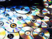 Sony könnte seinen geplanten Disc-Ausstieg wegen Microsofts Strategie für die nächste Xbox noch einmal überdenken.