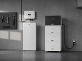 Der SunEnergyXT 500 PRO AC Core bietet bis zu 90 kWh Nachrüst-Speicherkapazität für PV-Anlagen.