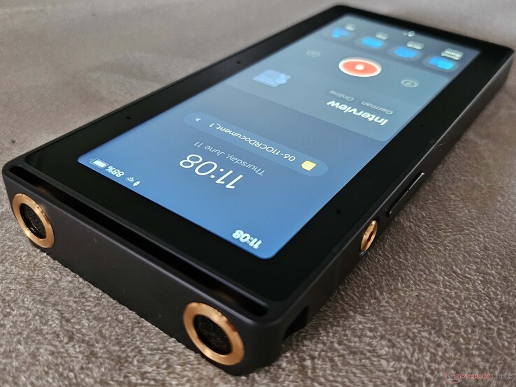 Der iFLYTEK AI Recorder S6 bietet 2 direktionale und 6 omnidirektionale Mikrofone.