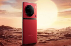 Das Vivo X90 Pro+ besitzt eine Hauptkamera mit 1 Zoll Sensor und ein 1.800 Nits helles AMOLED-Display. (Bild: Vivo)