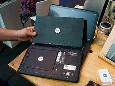 SHIFT13MI mit geöffneter Abdeckung