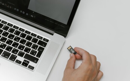 Hardware-Key am Laptop