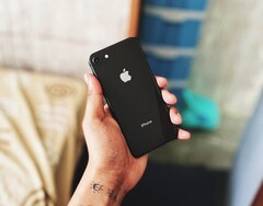 Das Apple iPhone SE soll weitere zwei Jahre beim Design des iPhone 8 bleiben. (Bild: Mark Kevin Maunahan)