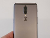 Das OnePlus 5, hier in einem vermeintlichen Prototypen, hat den Kopfhöreranschluss oben.