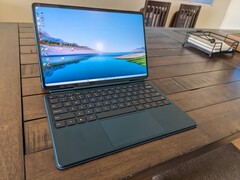 Robo & Kala TW220 2-in-1 OLED Tablet-Test: Besser als das Microsoft Surface Go 3