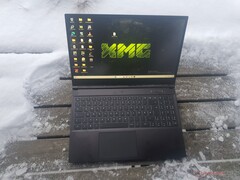 XMG Core 15 M22 2022 mit AMD Ryzen 7 6800H RTX 3060 im Test