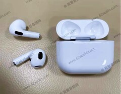 Die Apple AirPods 3 leihen sich offenbar viele Designelemente von den AirPods Pro. (Bild: 52Audio)