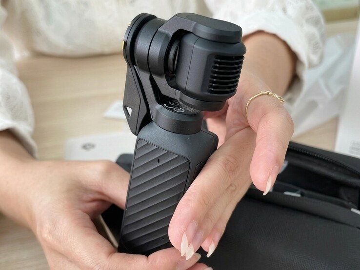 Die DJI Osmo Pocket 4 hat ein neues, kleineres Schutzcase