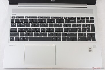 Die Bedienung und das Tastenlayout der Tastatur sind identisch zu denen des ProBook 450 G6 2019
