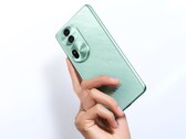 Das Oppo Reno 11 Pro ist auf Wunsch in auffälligem Grün erhältlich. (Bild: Oppo)