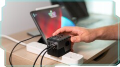 Der Swift 120W Type-C 3rd Gen. GaN 12-in-1 Travel Adapter wurde bei Kickstarter überaus erfolgreich finanziert. (Bild: Kickstarter)