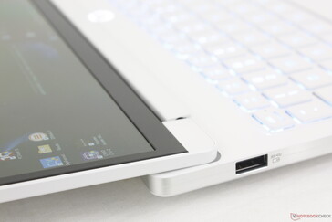 Der Deckel öffnet sich um 180 Grad