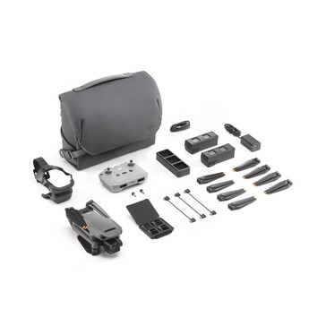 Die reguläre DJI Mavic 3 im Fly More-Paket zeigt den Standard-Controller.
