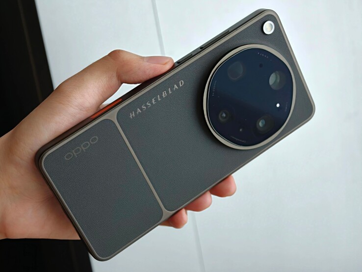 Das vermeintlich finale Oppo Find X9 Ultra Design mit ultimativer Hasselblad-Kamera.