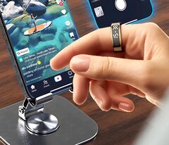 Der QRing Titan Pro besitzt ein integriertes Display zur Anzeige der Uhrzeit. (Bildquelle: QRing)