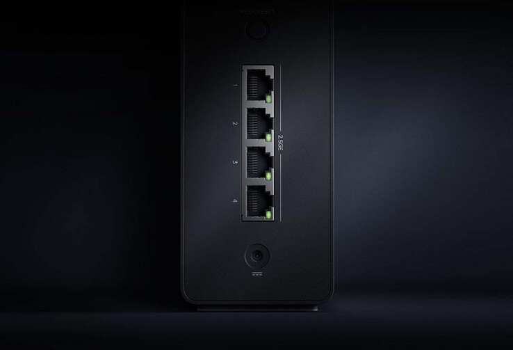 Verbaut sind vier Ethernet-Ports