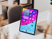 Das bislang größte Apple iPad Pro soll ein günstigeres Display erhalten als das 12 Zoll iPad Pro. (Bild: David Švihovec)