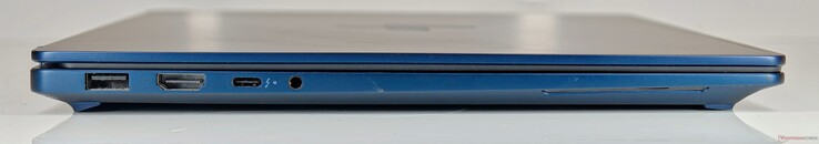 Links: USB 3.2 Gen 2 Typ-A, HDMI-2.1-Ausgang (4K mit 120 Hz), Thunderbolt 4 (DisplayPort-2.1-Ausgang, Power Delivery 3.1), kombinierte 3,5-mm-Audiobuchse
