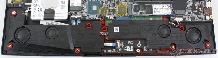 Gaming-Laptops wie das MSI GE75 Raider 9SG bieten ausreichend Platz für mehrere Lautsprecher.