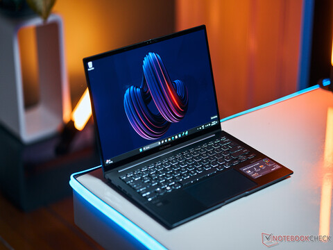Asus Zenbook 14 OLED im Test - 1,2 kg Subnotebook mit 120-Hz-OLED und Core Ultra 7