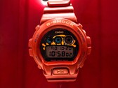 Casios neue G-Shock x Syna Uhr (im Bild) ist in den europäischen Markenstores gelistet. (Bildquelle: Casio