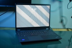 im Test: Lenovo ThinkPad P16 G2, Testgerät zur Verfügung gestellt von