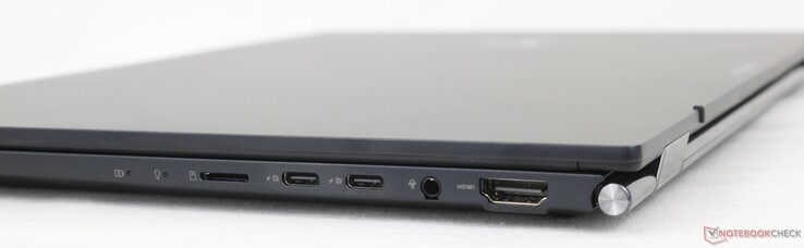 Rechts: MicroSD-Leser, 2x USB-A 3.2 Gen. 2 + DisplayPort 1.4 + Power Delivery, 3,5-mm-Kopfhörer, HDMI 2.1