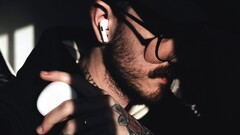 Die nächste AirPods Pro Generation kommt mit Visual Intelligence Kamera wie ein Apple Promovideo Leak zeigt,