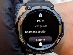 Navigationsansagen von Google Maps werden nativ angezeigt.