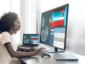 Dells 43 Zoll 4K-Monitor sorgt für ordentlich Platz am Desktop. (Bild: Dell)