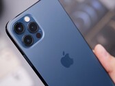 Ein Apple iPhone hat einen Sturz aus einem Flugzeug unbeschadet überstanden. (Bild: Daniel Romero)
