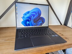 HP Dragonfly G4 Notebook im Test: Kleine Upgrades im Vergleich zum exzellenten Dragonfly G3