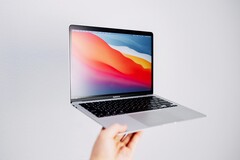 Das MacBook Air der nächsten Generation soll ein neues Design und den Apple M2 erhalten. (Bild: Isaac Martin)