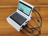 Mini-ITX-Notebook mit zwei Displays (Bild: APU_enthusiast)