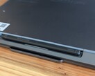 Das schlanke Design des aktiven Stifts mag optisch ansprechend sein, ergonomisch ist es jedoch nicht ideal