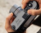 Leica legt gleich drei Kameras in "Metallgrau" neu auf.