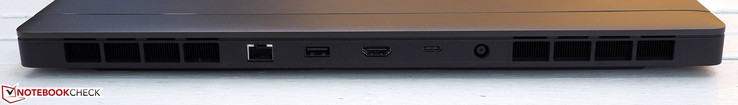 Rückseite: RJ45-LAN, USB-A 3.0, HDMI, USB-C 3.0 mit DisplayPort, DC-in