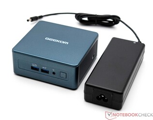 Geekom Mini IT12 mit 90-Watt-Netzteil