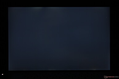 Leichtes Backlight Bleeding am oberen Rand