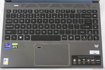 Die Tastatur ist nichts Besonderes und erinnert an ein Mittelklasse-Consumer-Ultrabook.