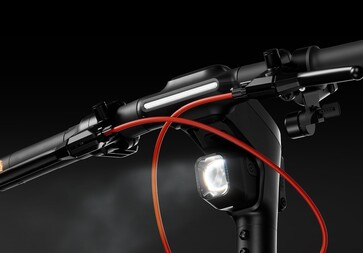 Der Segway Max G3 Plus ist mit einem 6 Watt starken Frontscheinwerfer mit Einschaltautomatik ausgestattet