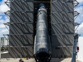 Ship 40 wird knapp drei Monate nach dem Start in den Megabay-Hangar von SpaceX in Starbase gebracht