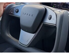 Tesla bietet neues Yoke-Lenkrad für Model S und Model X an (Bild: Tesla / @dkrasniy, X-App)