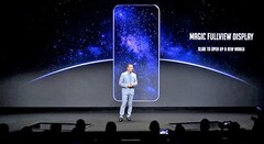 Honor hat heute auf der IFA 2018 das Magic 2 im Stil des Oppo Find X angeteasert.