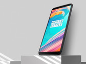 Das OnePlus 5T bekommt mit OxygenOS 5.0.2 nun ebenfalls Android 8 Oreo.