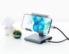 Die Docking-Station von Plugable kann sowohl Smartphones als auch Tablets halten. (Bild: Plugable)