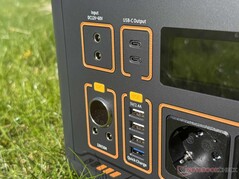 USB und weitere Anschlüsse